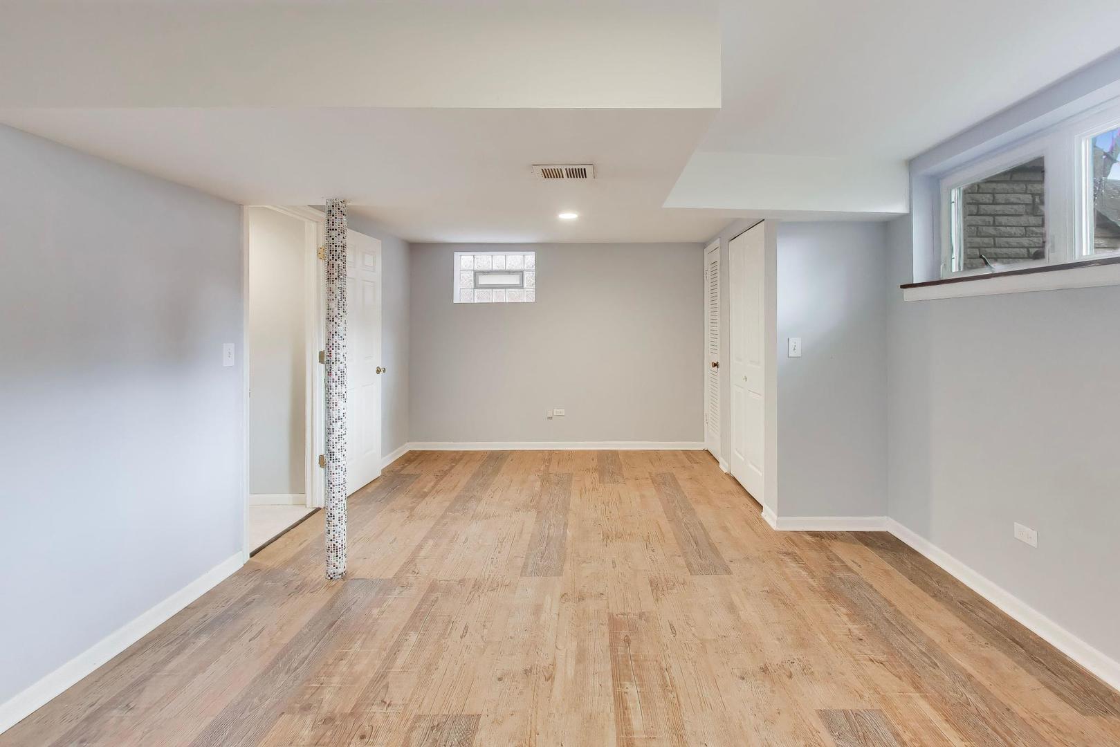 2972 S Loomis Street, Chicago, IL 60608