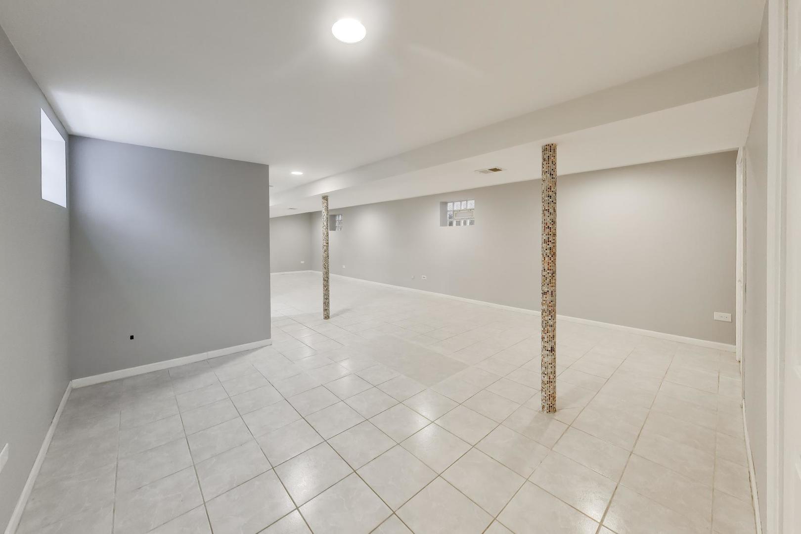2972 S Loomis Street, Chicago, IL 60608
