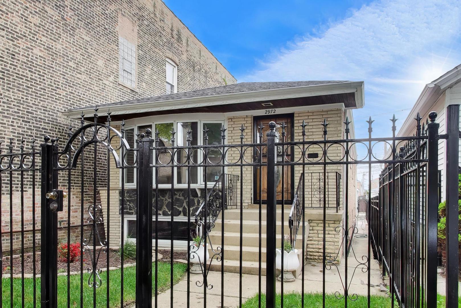 2972 S Loomis Street, Chicago, IL 60608