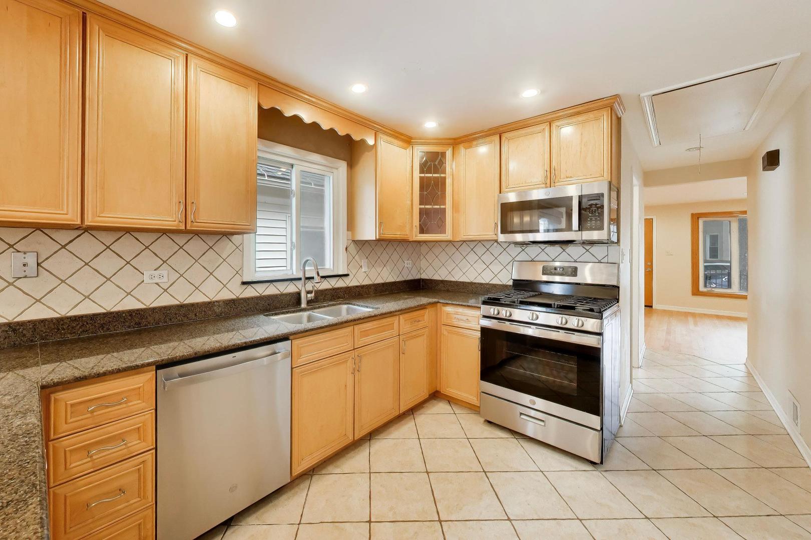 2972 S Loomis Street, Chicago, IL 60608