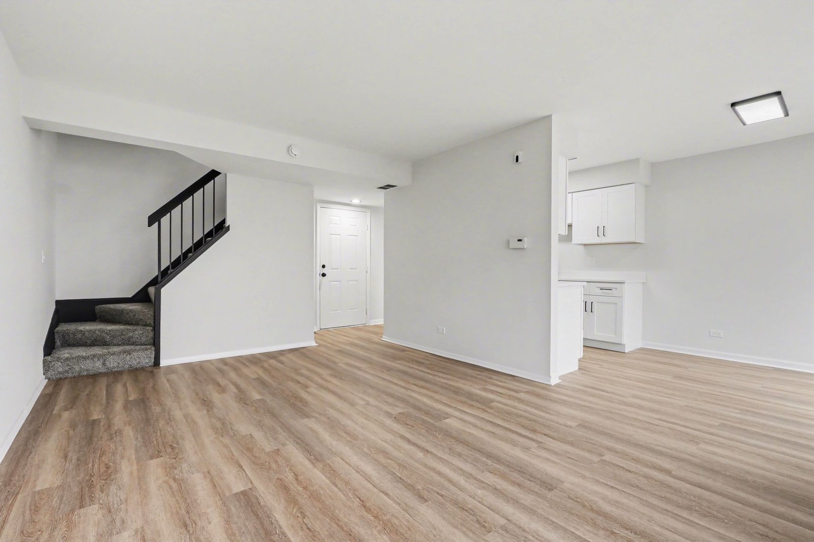 1895 Hickory Lane, Glendale Heights, IL 60139