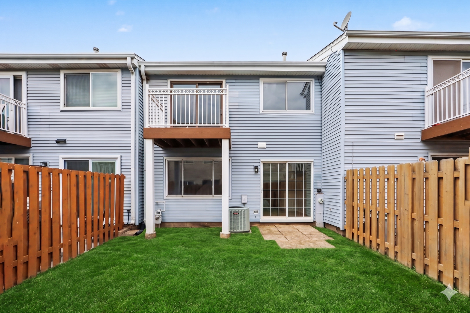 1895 Hickory Lane, Glendale Heights, IL 60139