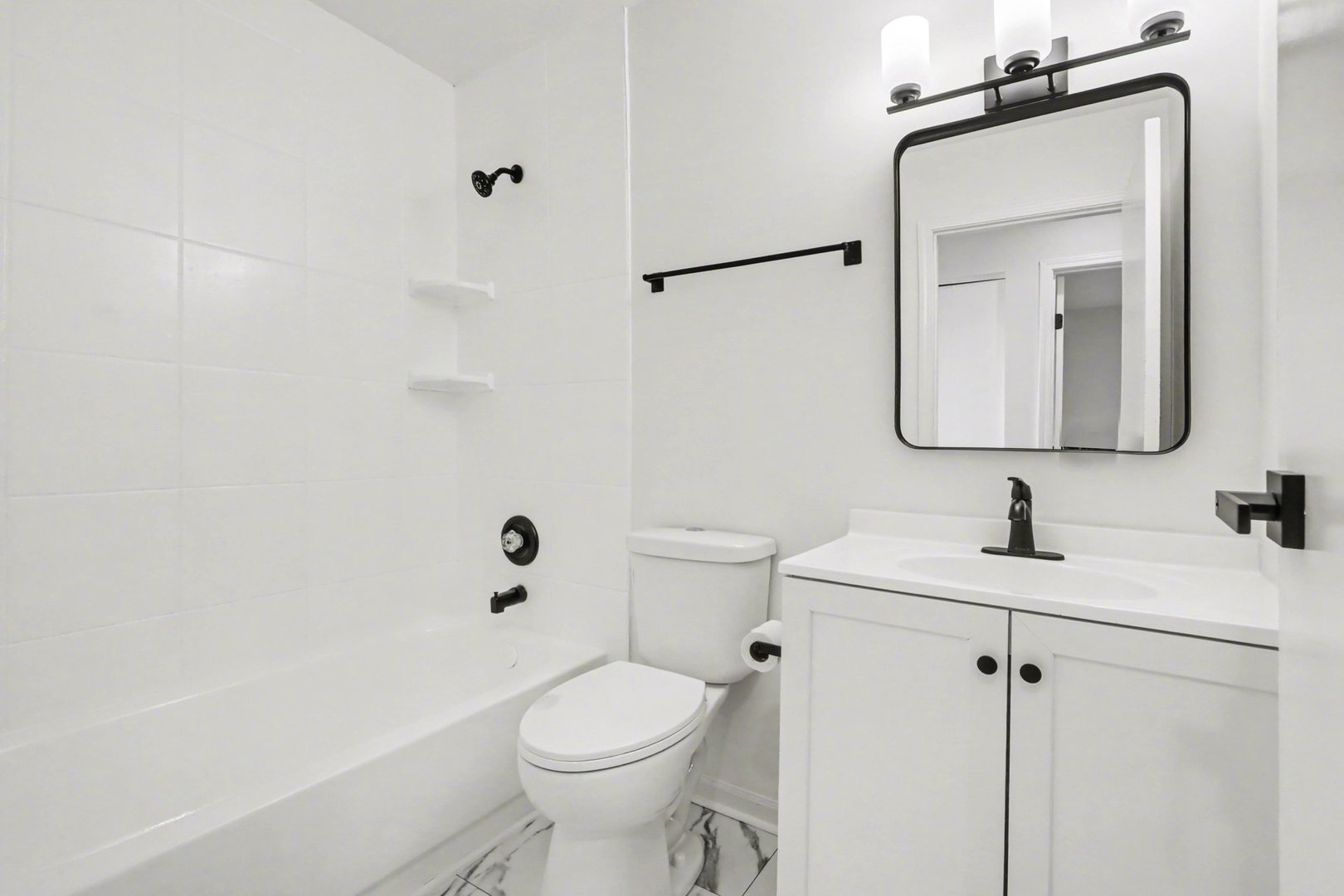 1895 Hickory Lane, Glendale Heights, IL 60139