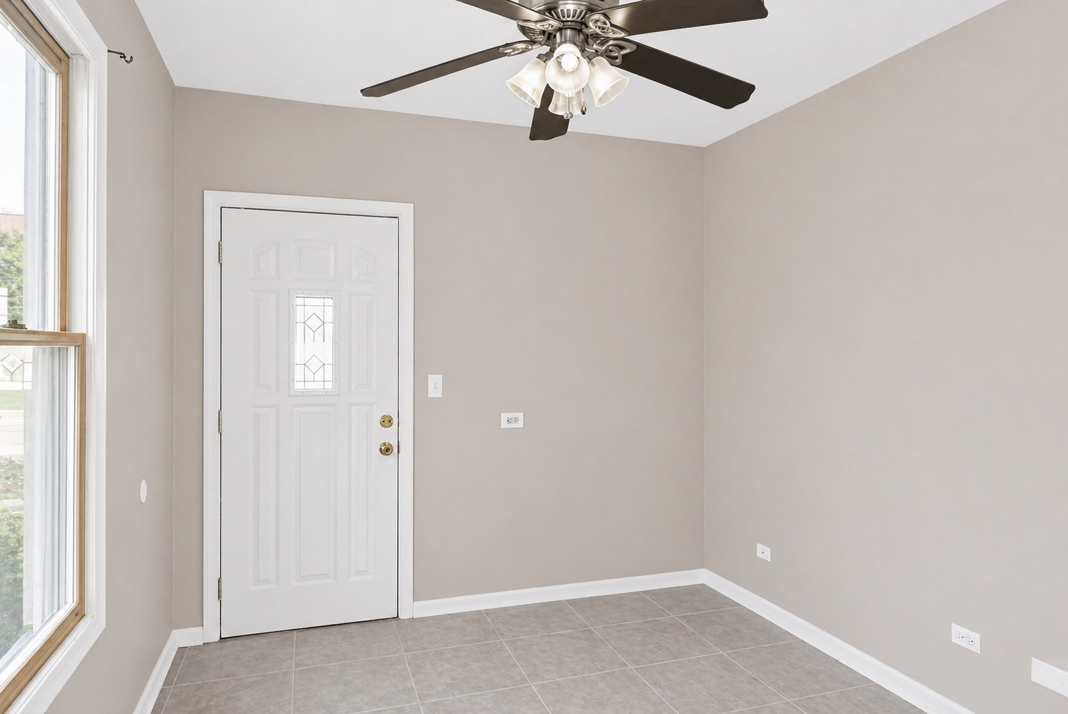 439 E Morse Avenue, Bartlett, IL 60103