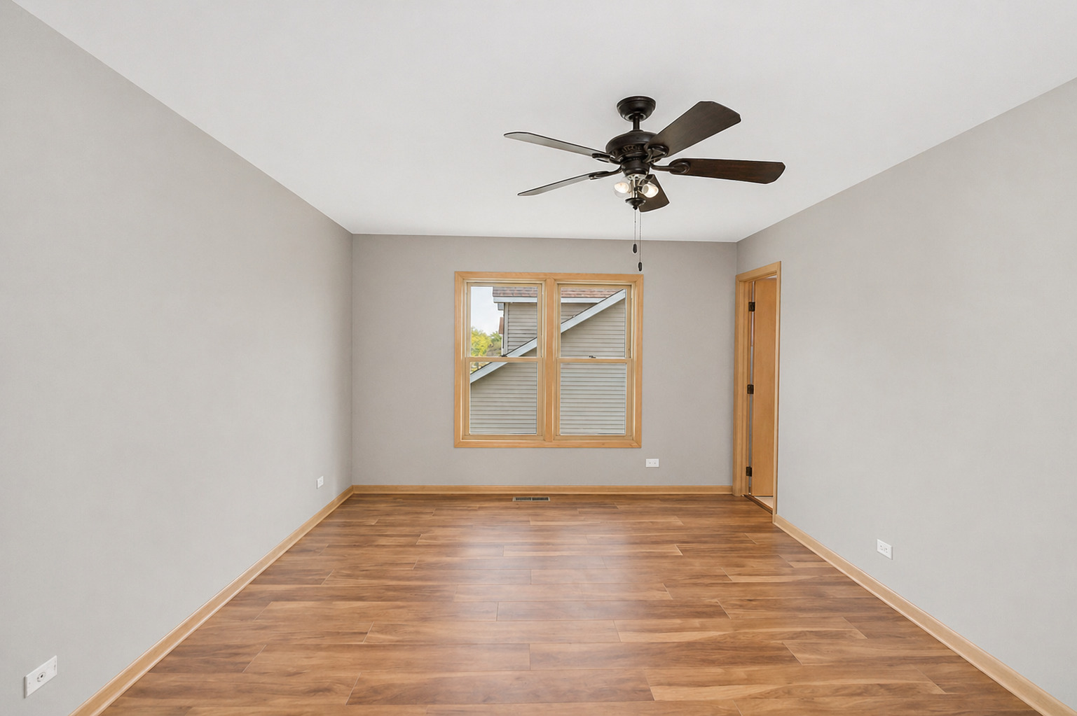 439 E Morse Avenue, Bartlett, IL 60103