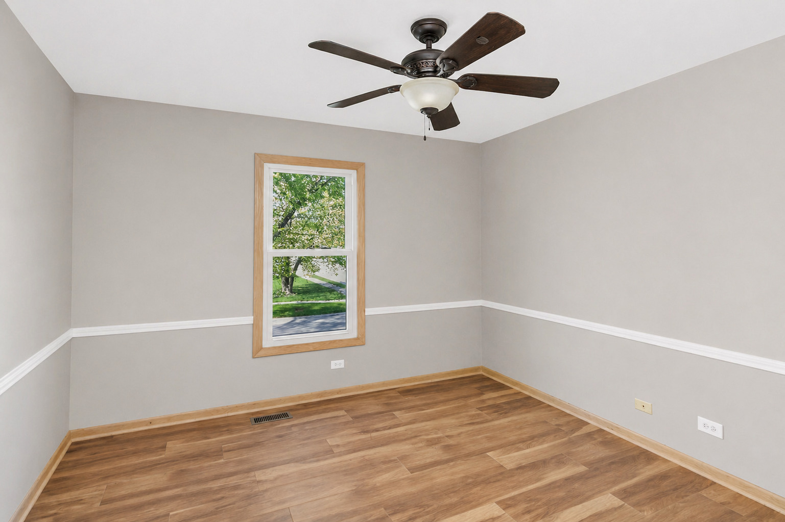 439 E Morse Avenue, Bartlett, IL 60103