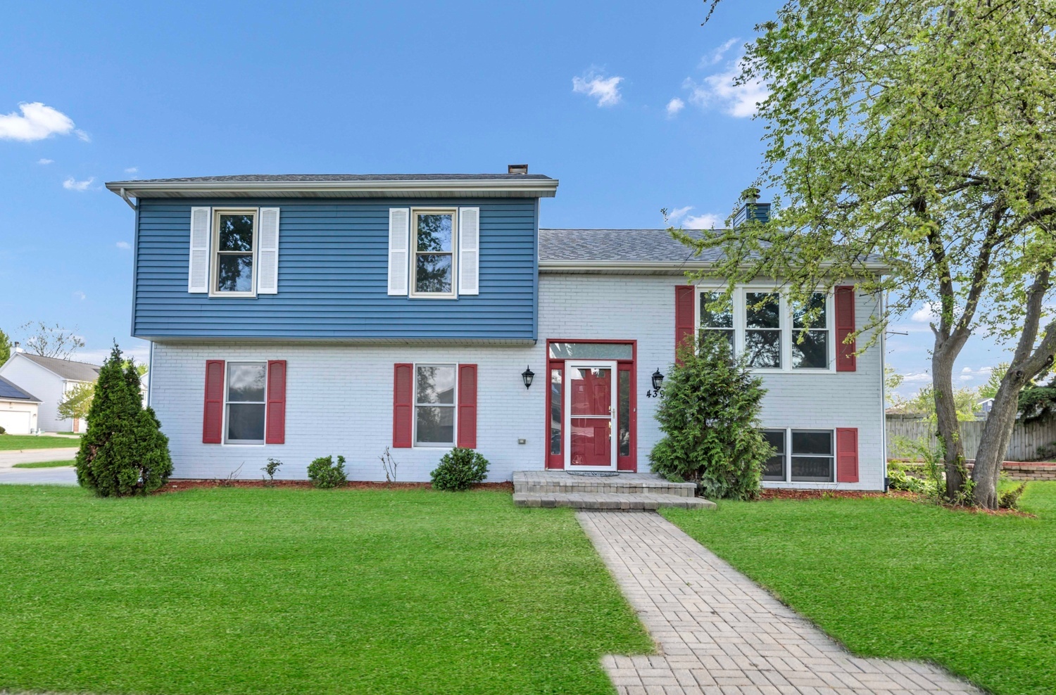 439 E Morse Avenue, Bartlett, IL 60103