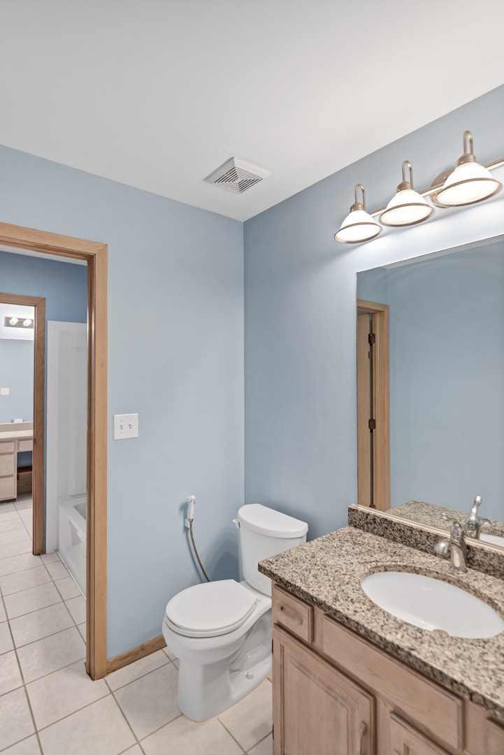 439 E Morse Avenue, Bartlett, IL 60103