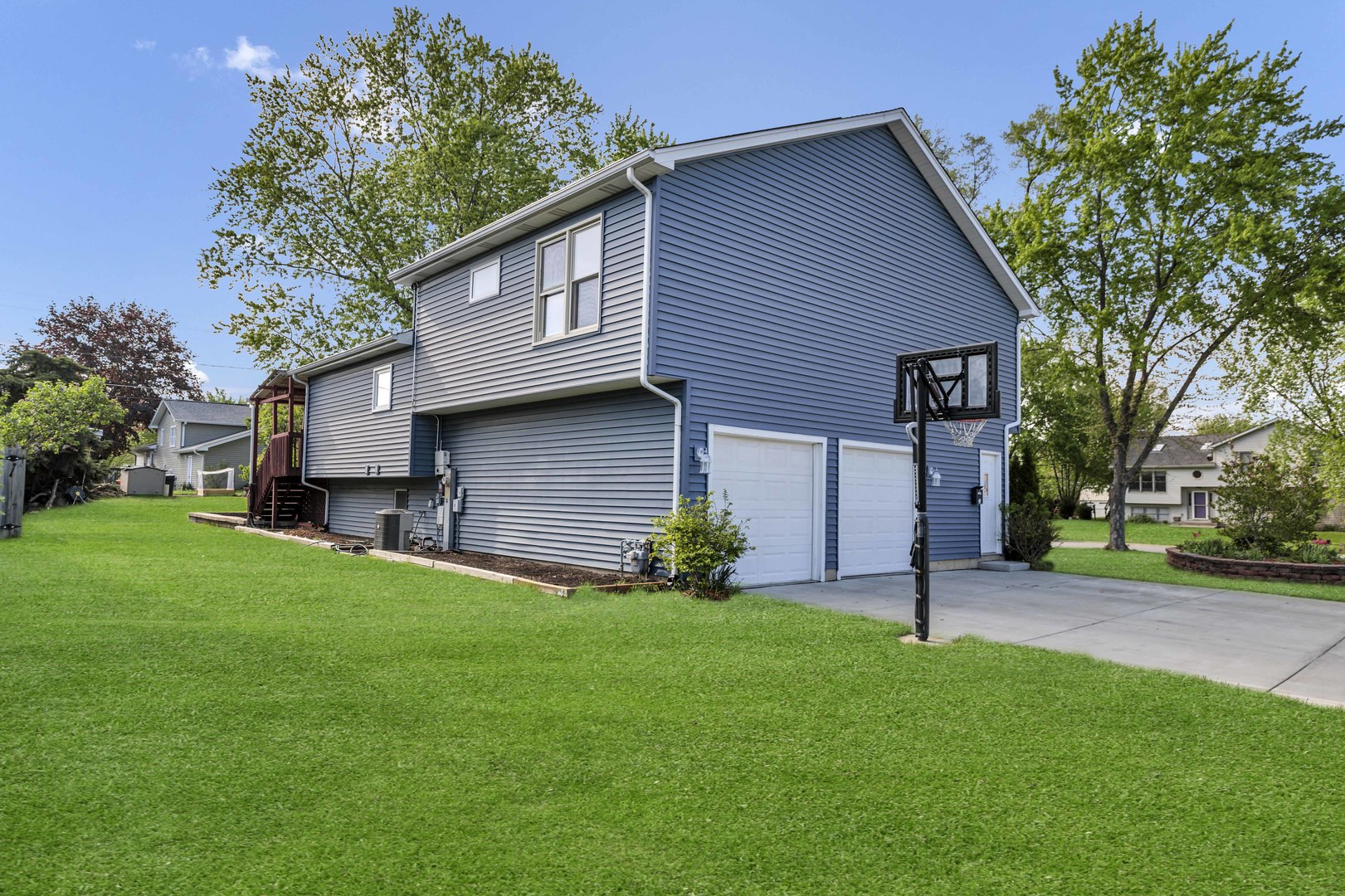 439 E Morse Avenue, Bartlett, IL 60103