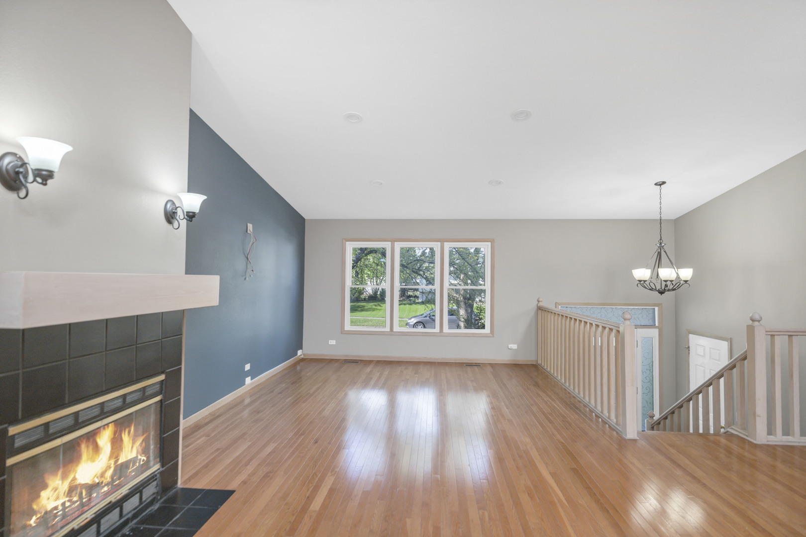 439 E Morse Avenue, Bartlett, IL 60103