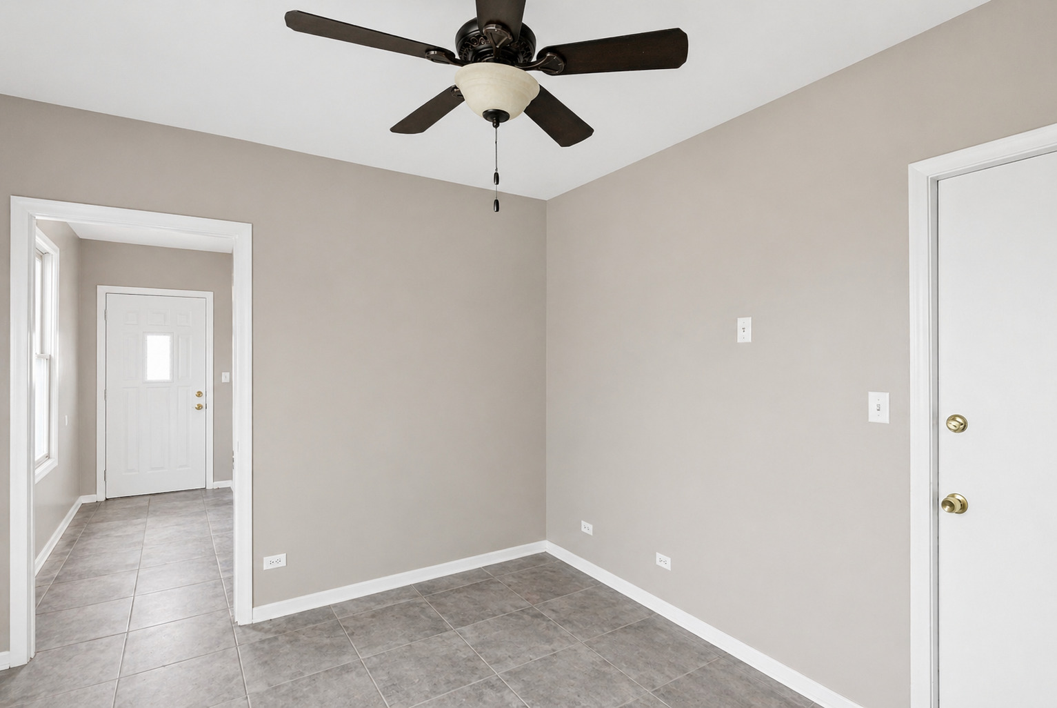 439 E Morse Avenue, Bartlett, IL 60103