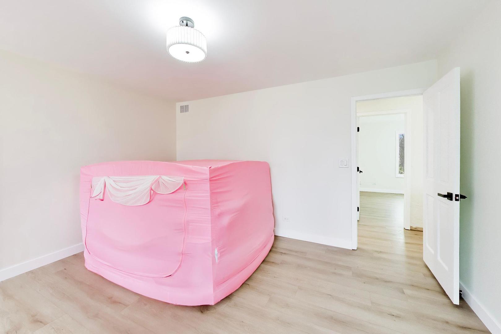 8S510 Oxford Lane, Naperville, IL 60565