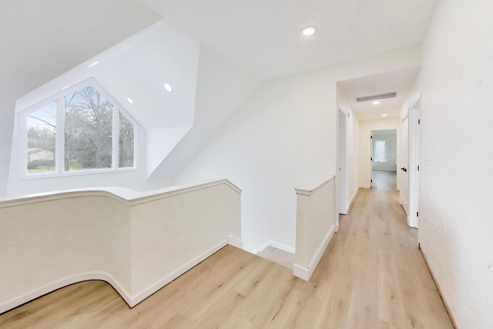 8S510 Oxford Lane, Naperville, IL 60565