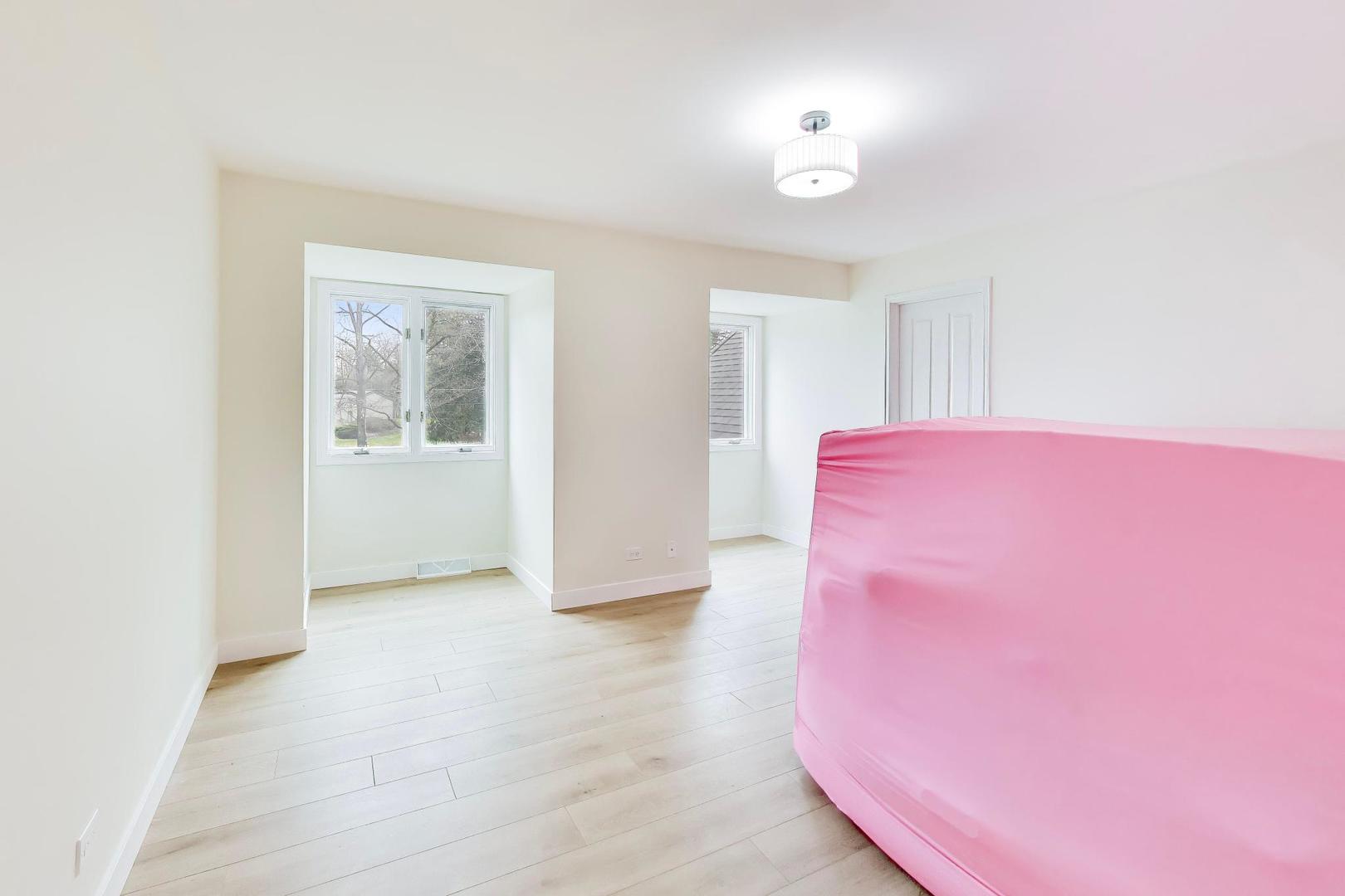 8S510 Oxford Lane, Naperville, IL 60565