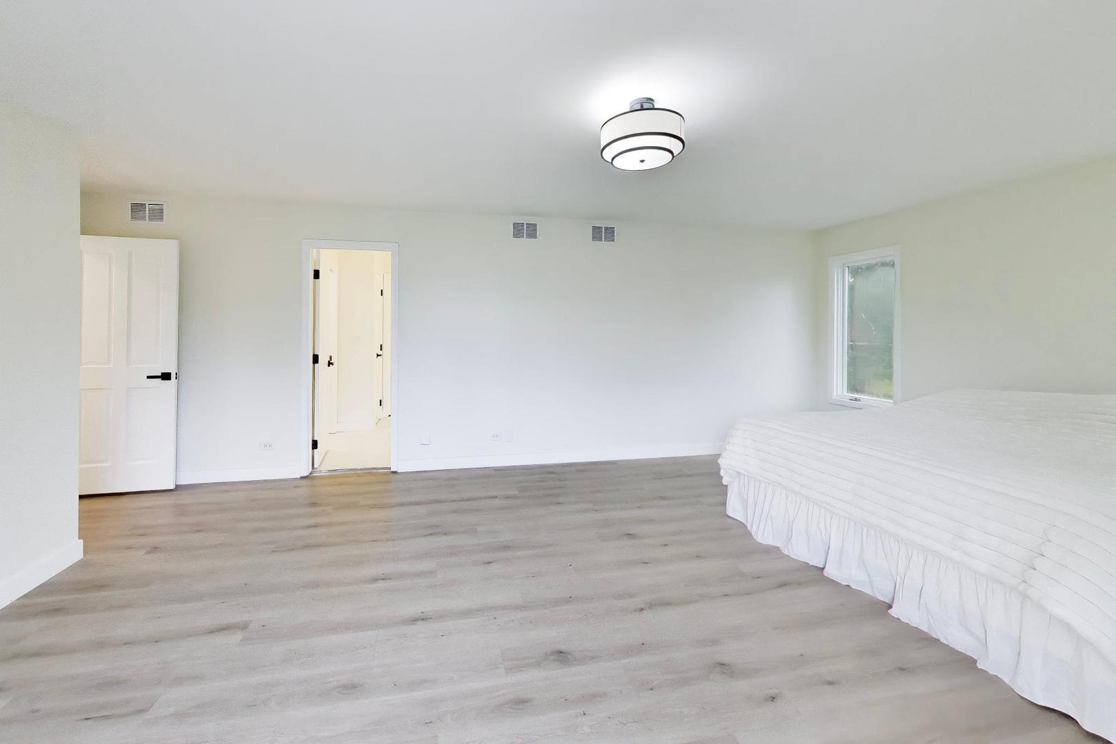 8S510 Oxford Lane, Naperville, IL 60565