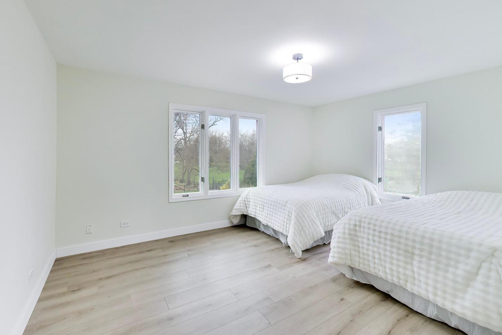 8S510 Oxford Lane, Naperville, IL 60565