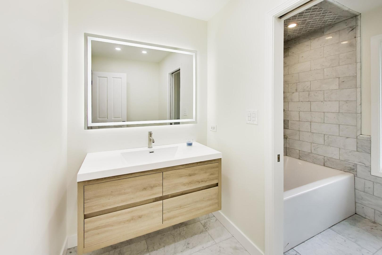 8S510 Oxford Lane, Naperville, IL 60565