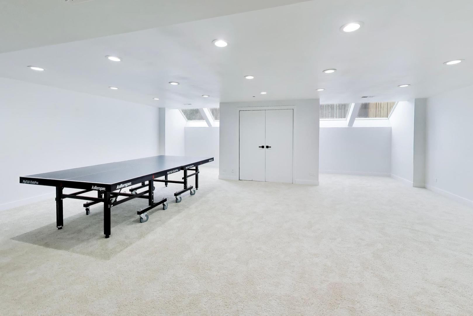 8S510 Oxford Lane, Naperville, IL 60565