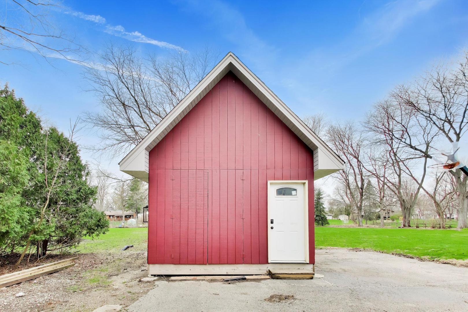 8S510 Oxford Lane, Naperville, IL 60565