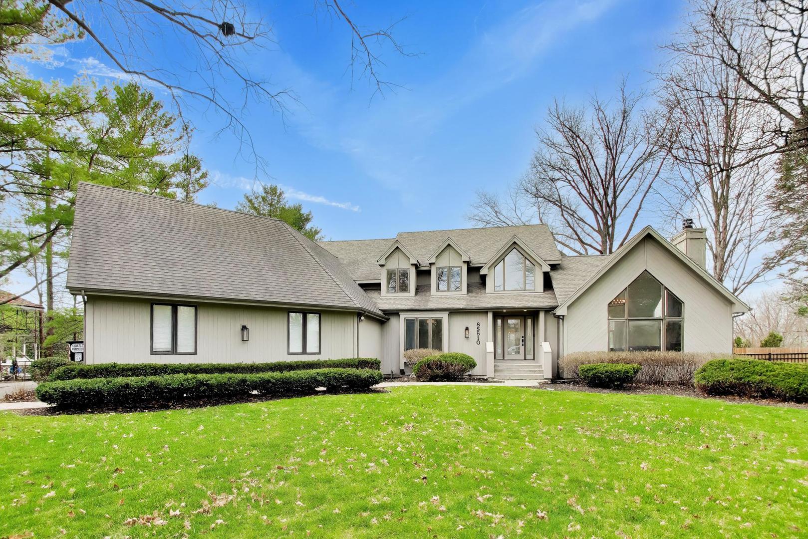 8S510 Oxford Lane, Naperville, IL 60565