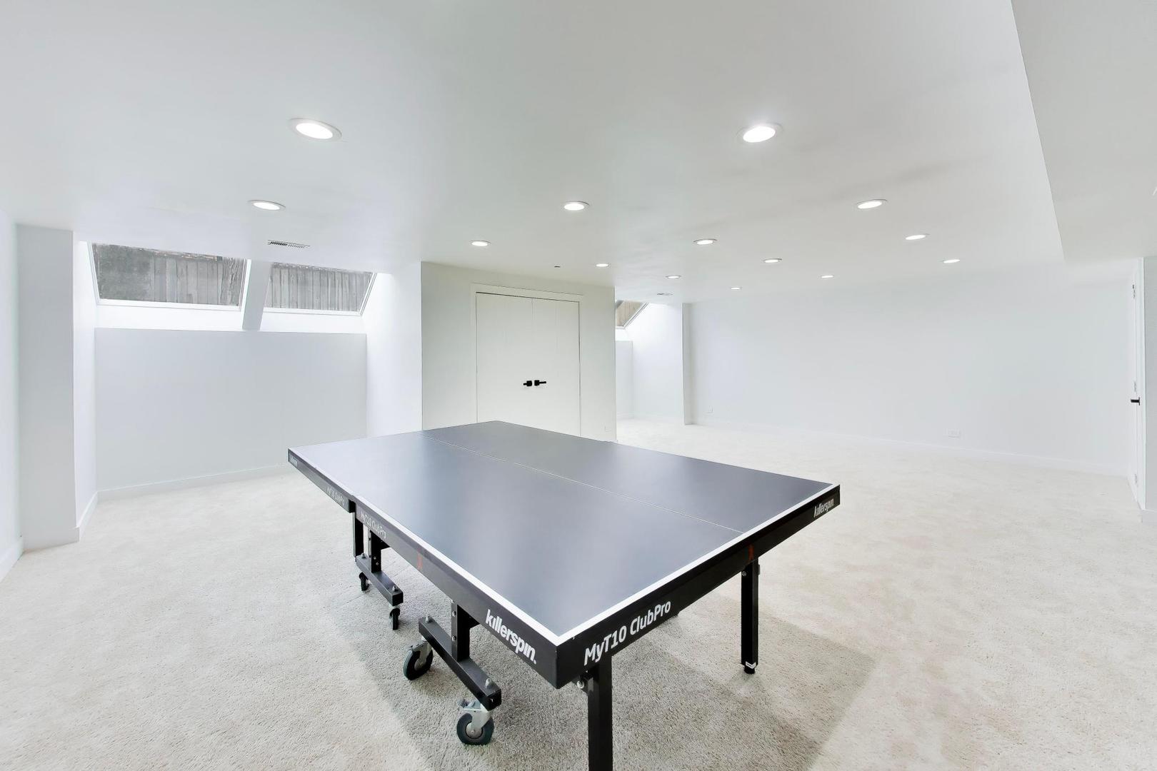 8S510 Oxford Lane, Naperville, IL 60565