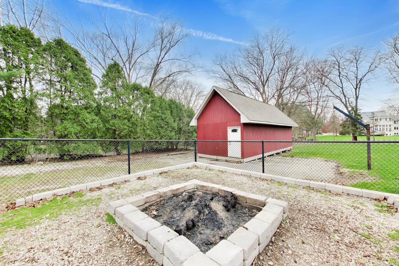 8S510 Oxford Lane, Naperville, IL 60565