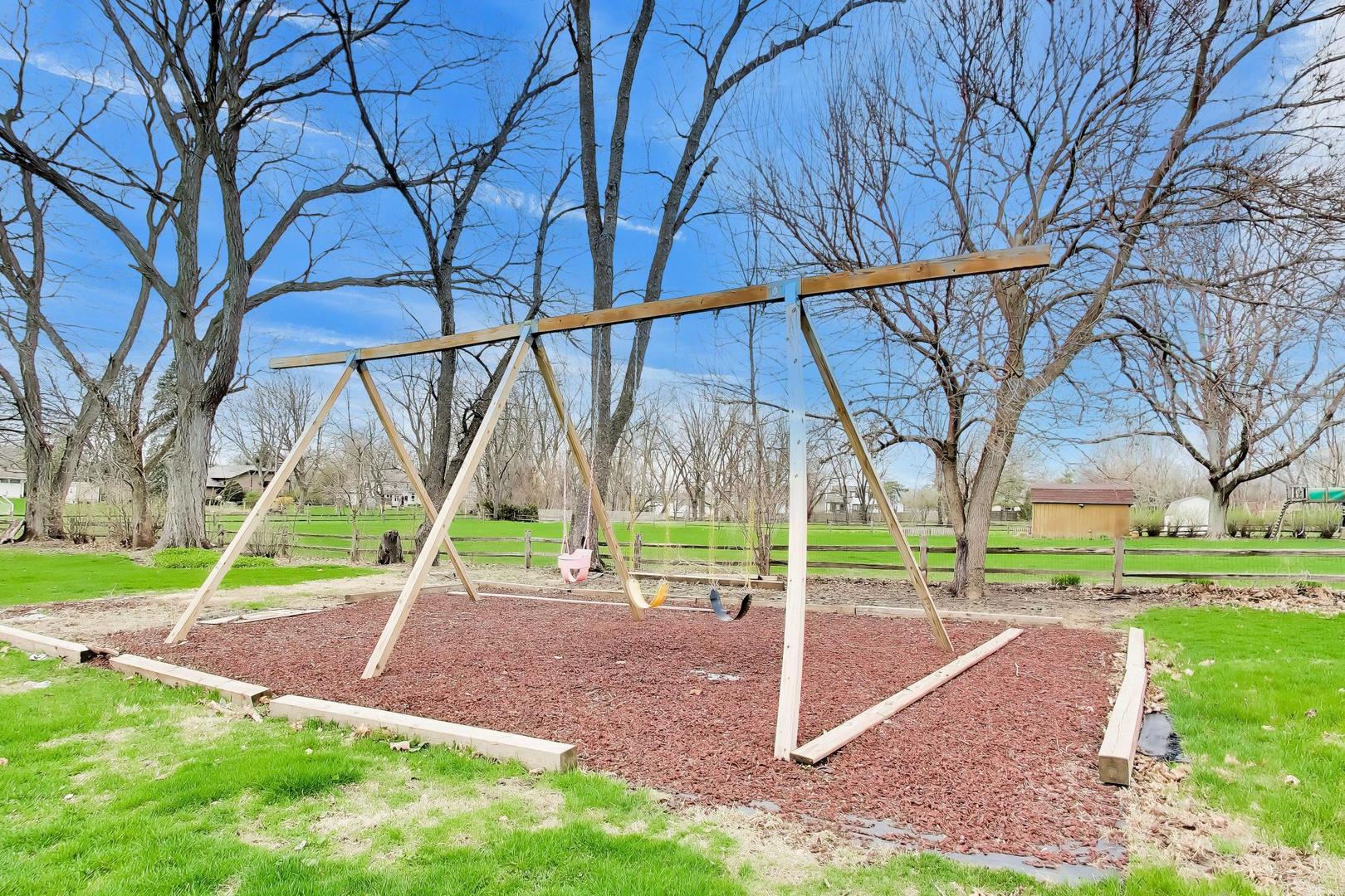 8S510 Oxford Lane, Naperville, IL 60565