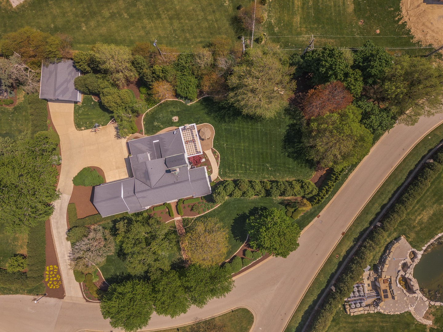 27 Country Club Place, Bloomington, IL 61701