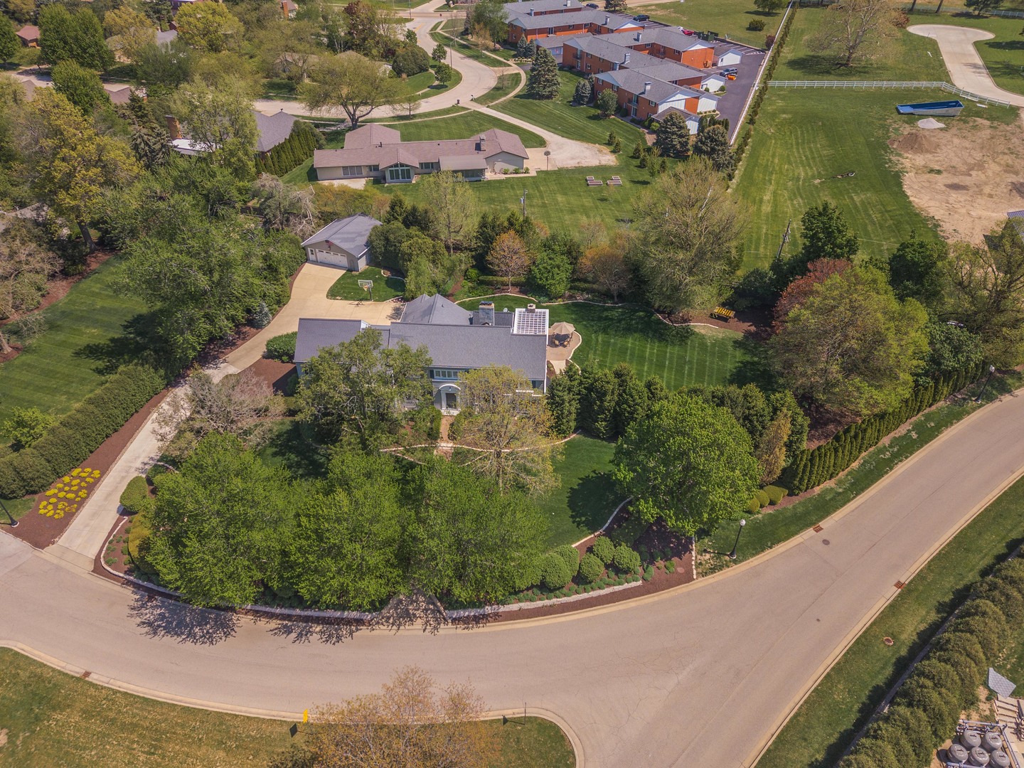 27 Country Club Place, Bloomington, IL 61701