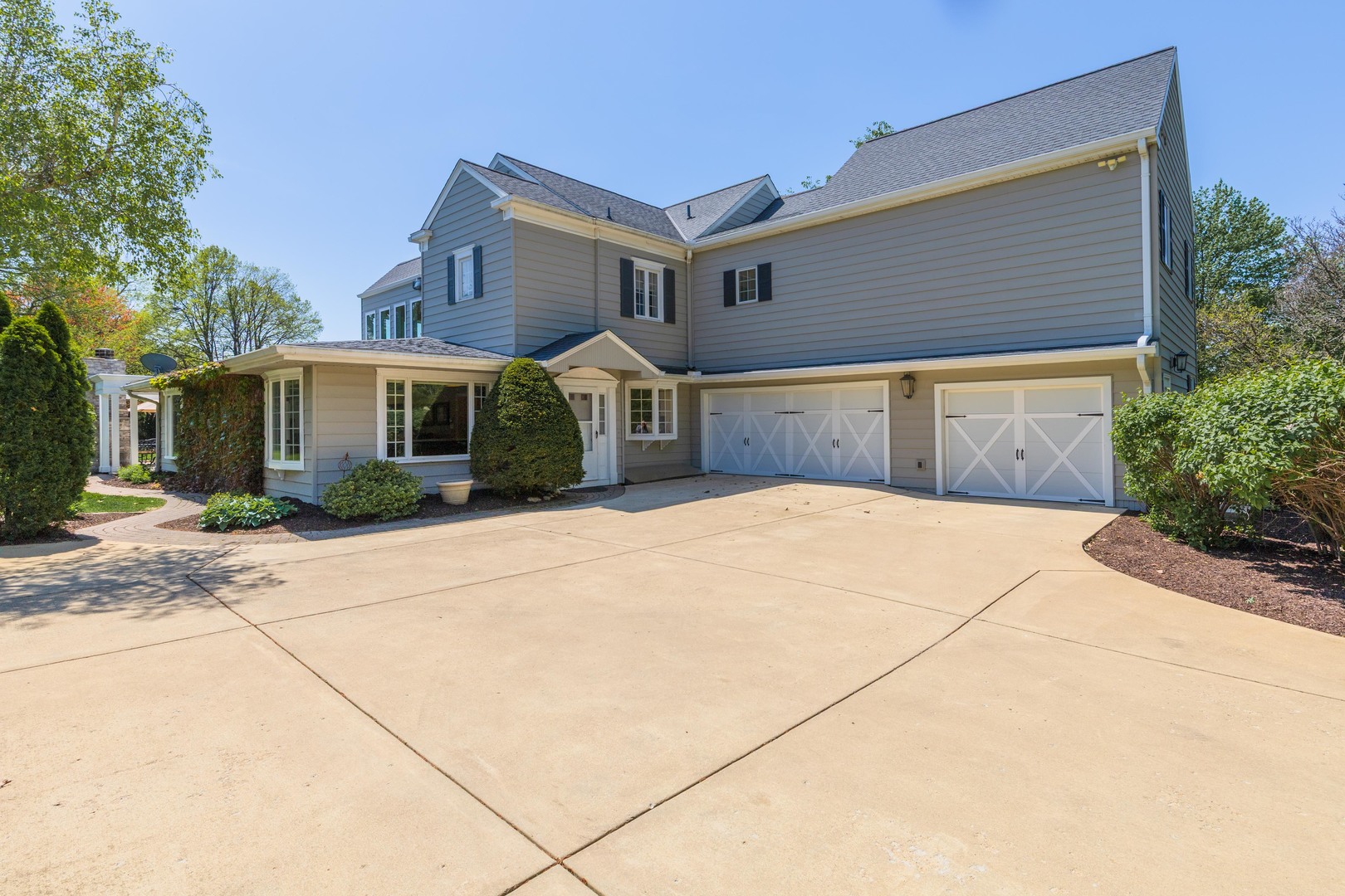 27 Country Club Place, Bloomington, IL 61701