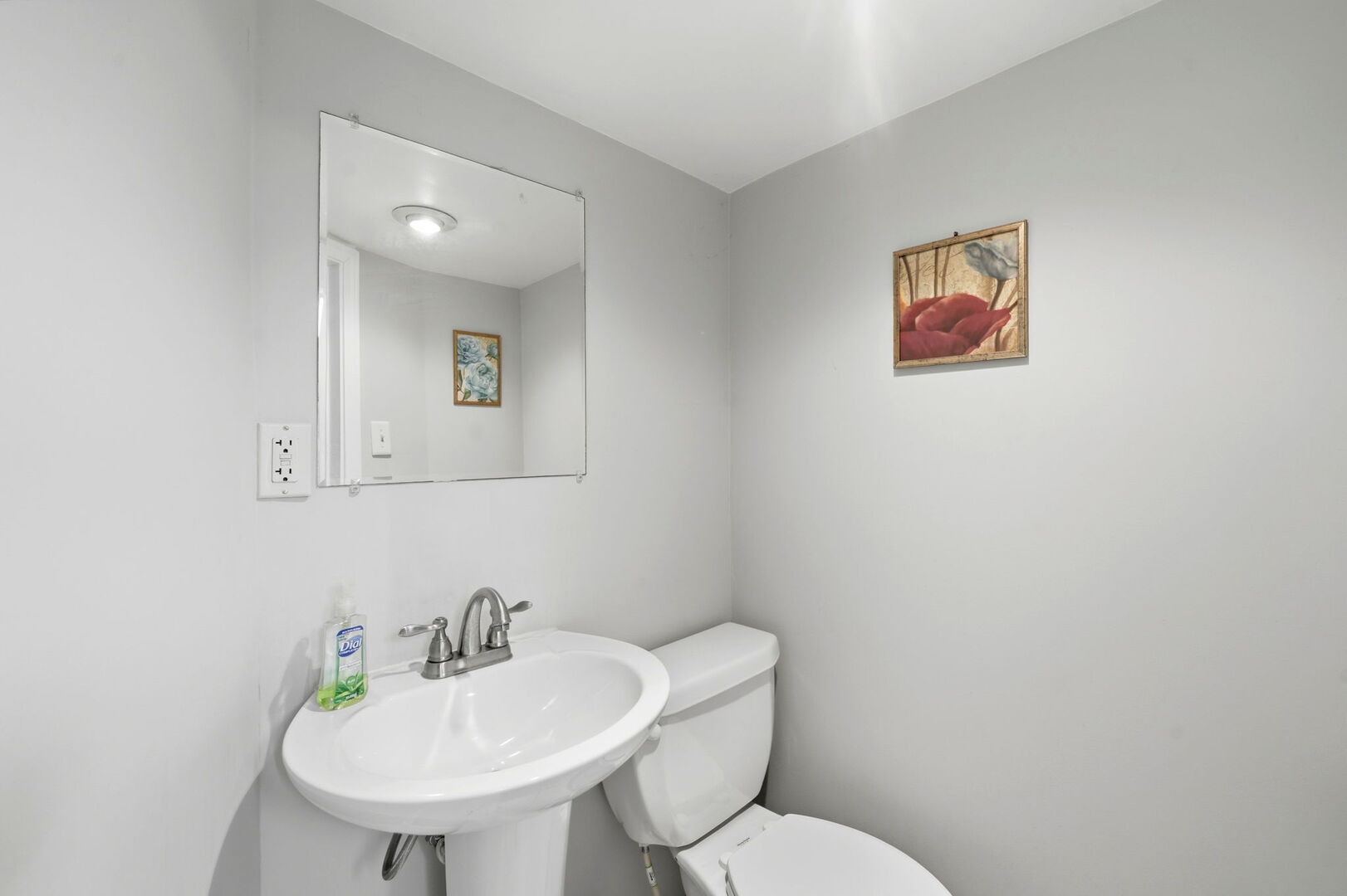 5135 W Melrose Street, Chicago, IL 60641