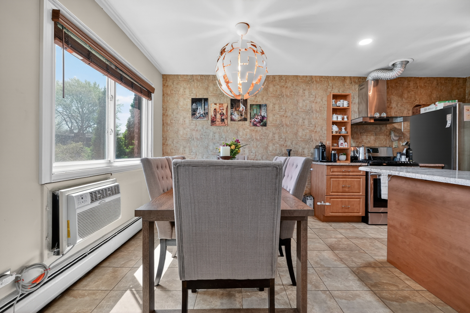 2638 N WINDSOR Drive #102, Arlington Heights, IL 60004