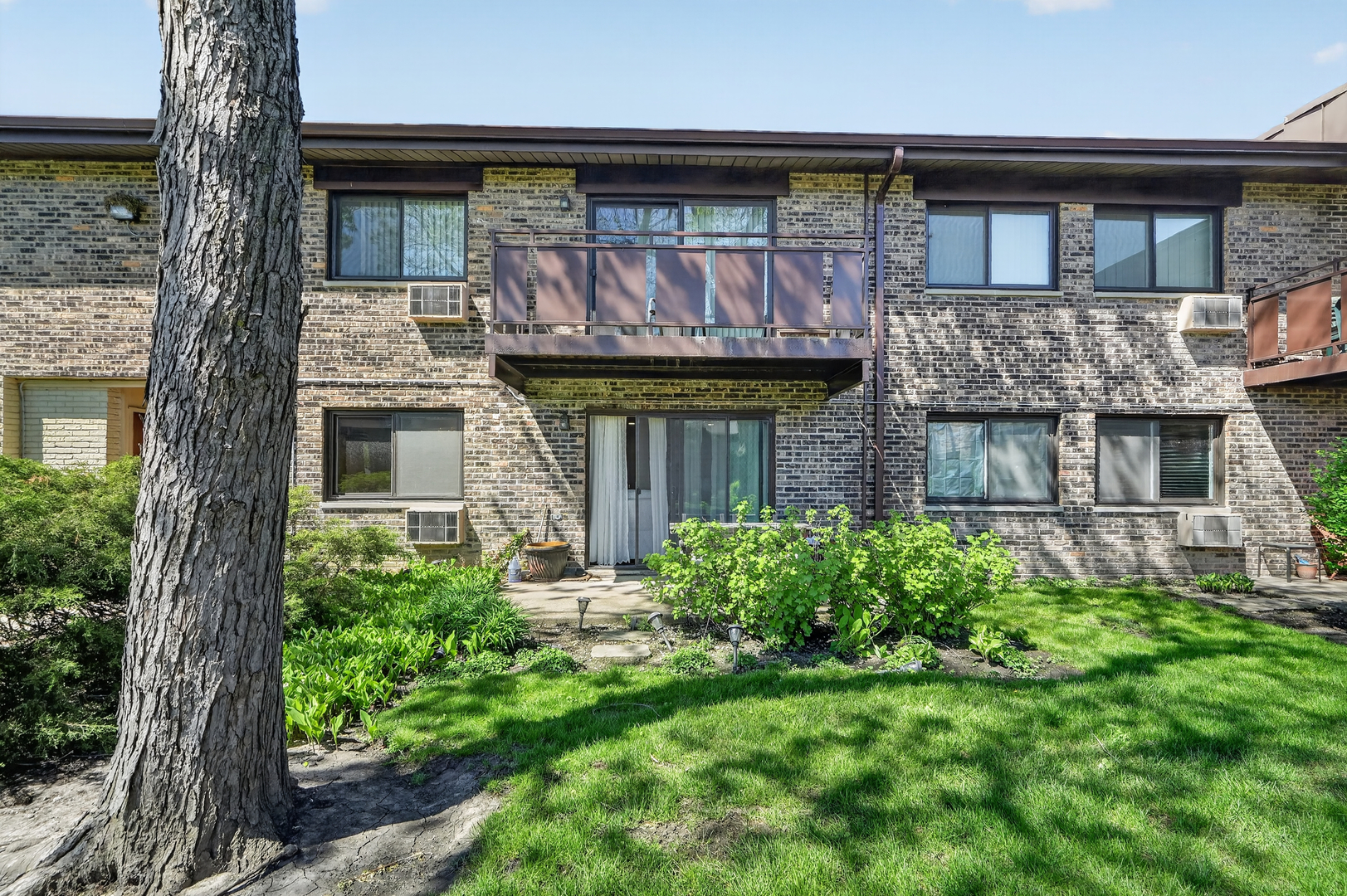2638 N WINDSOR Drive #102, Arlington Heights, IL 60004