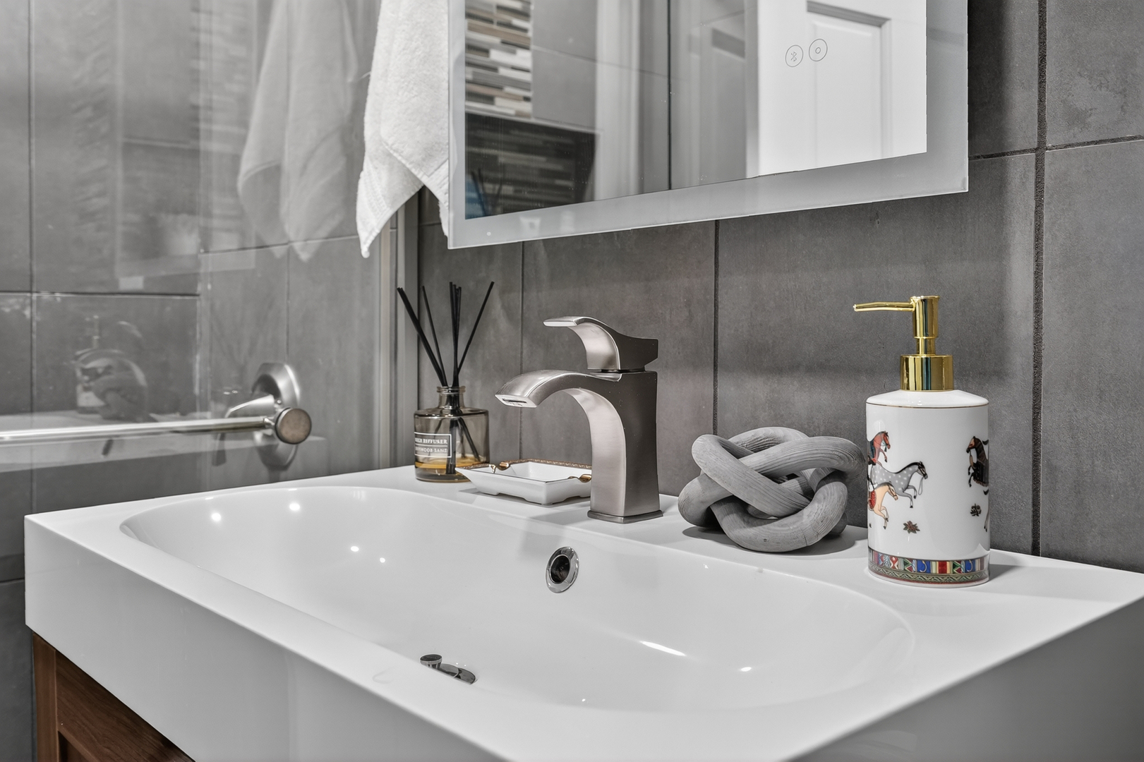 2638 N WINDSOR Drive #102, Arlington Heights, IL 60004