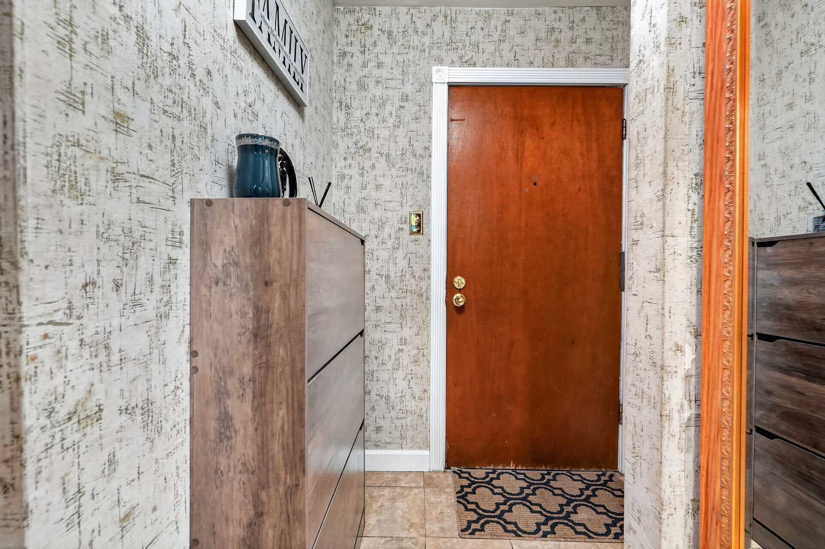 2638 N WINDSOR Drive #102, Arlington Heights, IL 60004