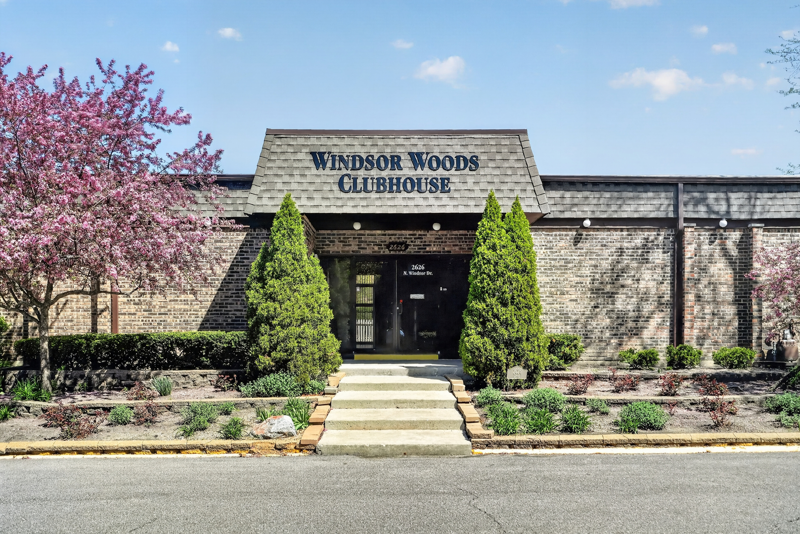 2638 N WINDSOR Drive #102, Arlington Heights, IL 60004