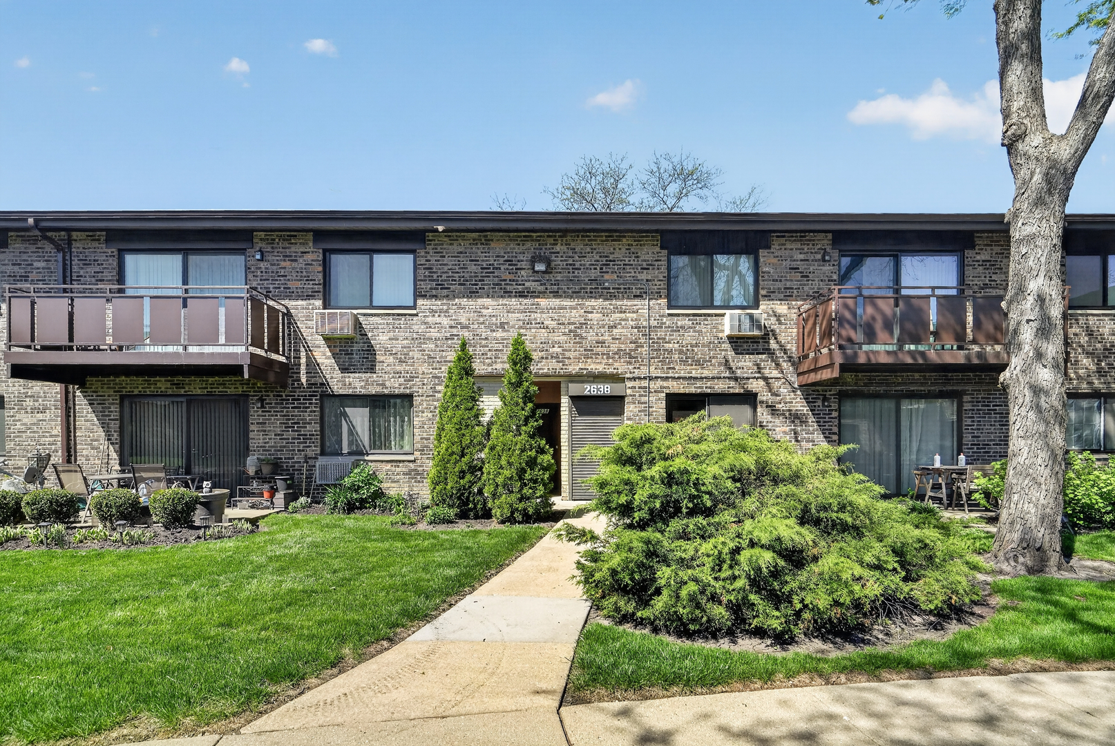 2638 N WINDSOR Drive #102, Arlington Heights, IL 60004