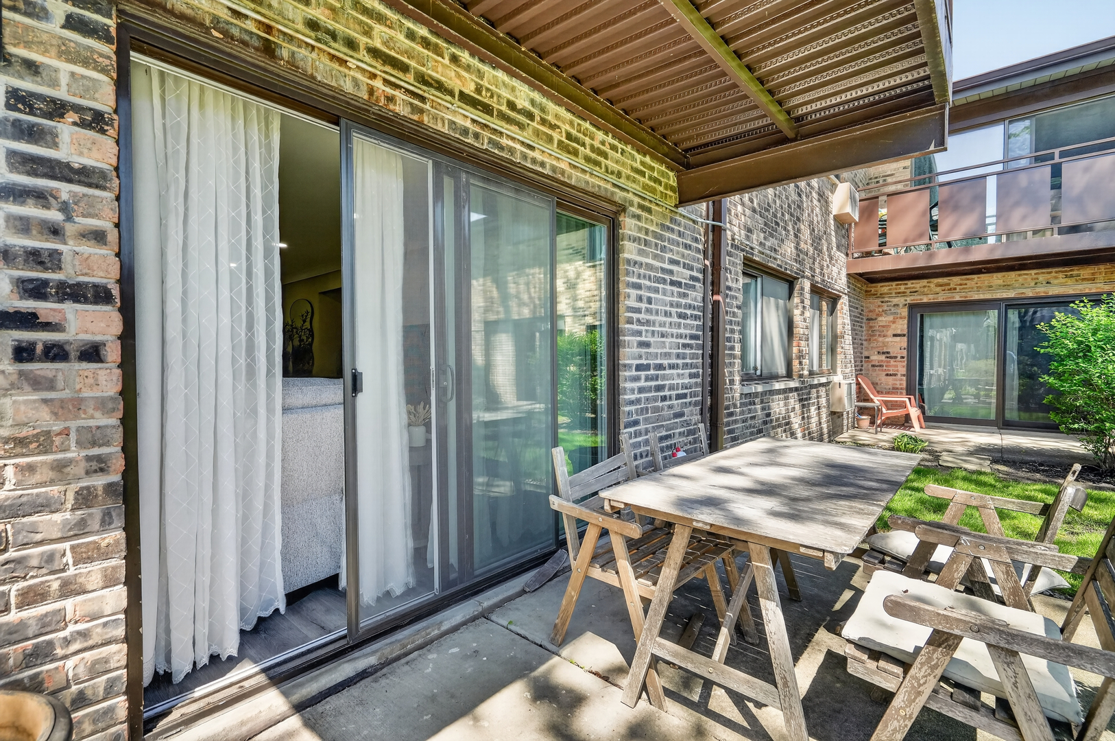 2638 N WINDSOR Drive #102, Arlington Heights, IL 60004