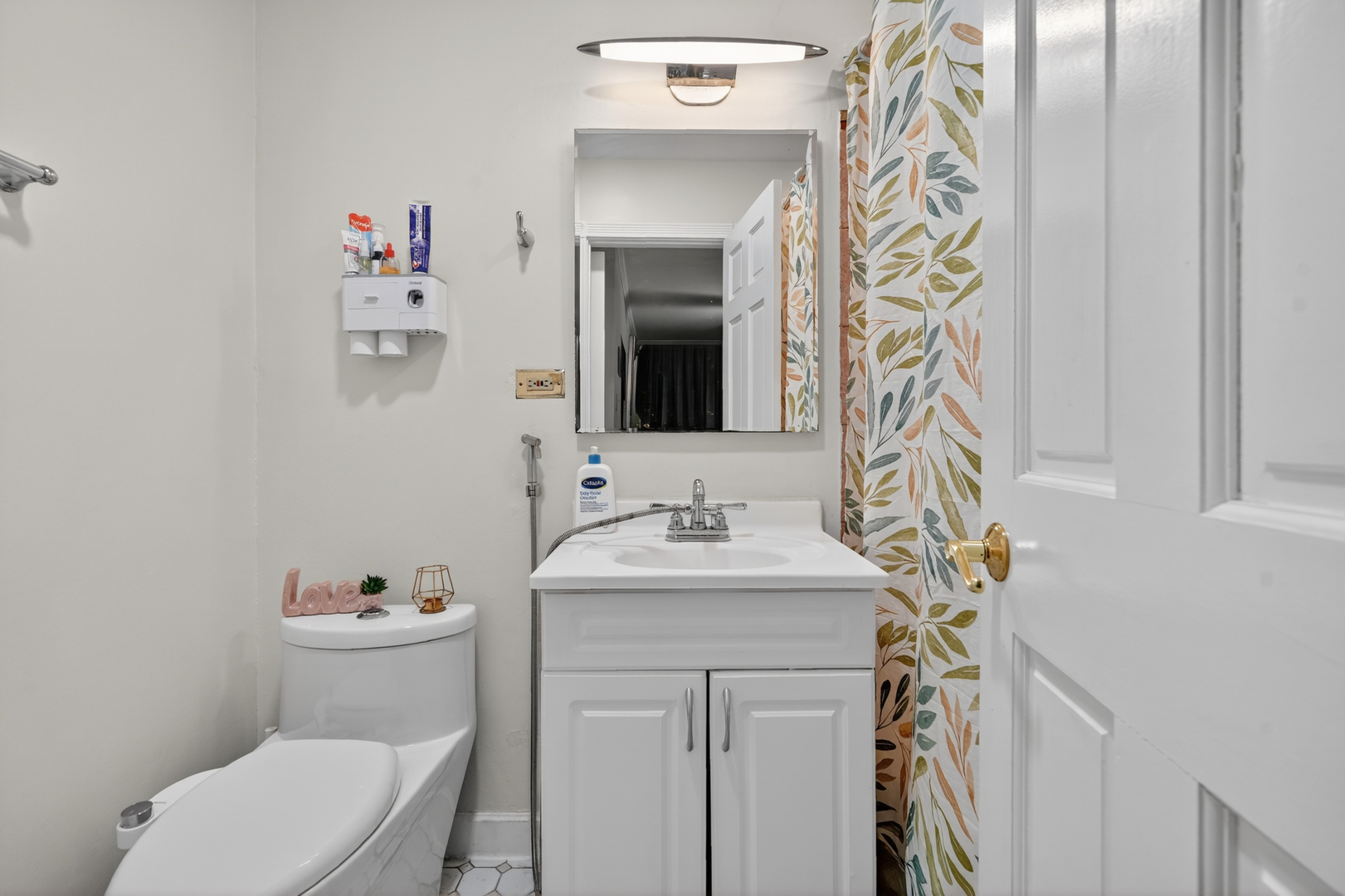 2638 N WINDSOR Drive #102, Arlington Heights, IL 60004