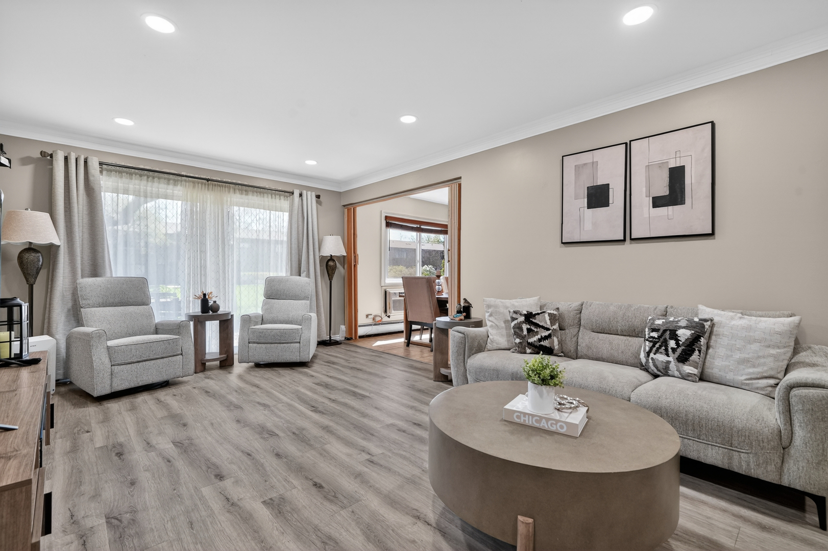 2638 N WINDSOR Drive #102, Arlington Heights, IL 60004