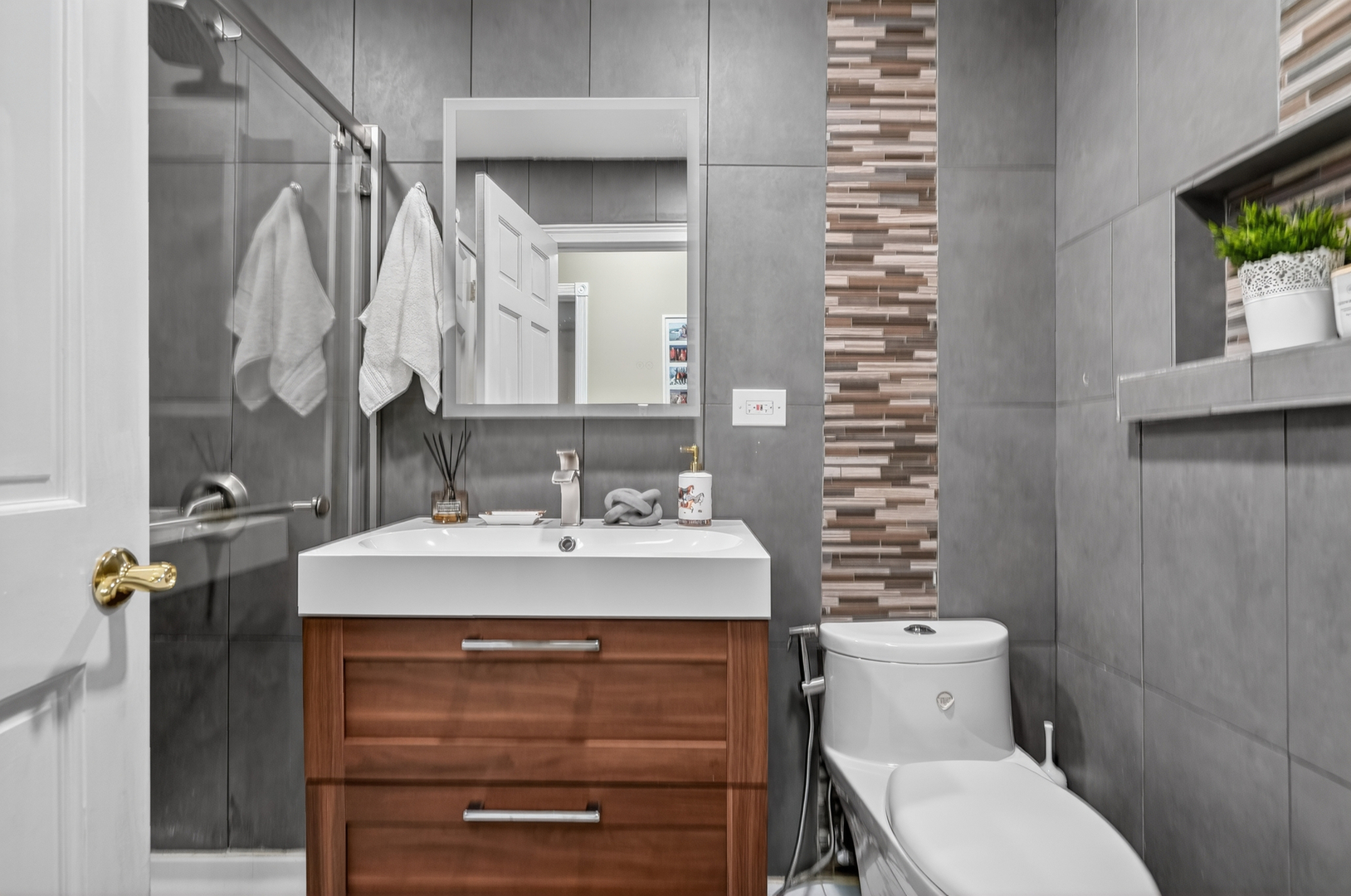 2638 N WINDSOR Drive #102, Arlington Heights, IL 60004