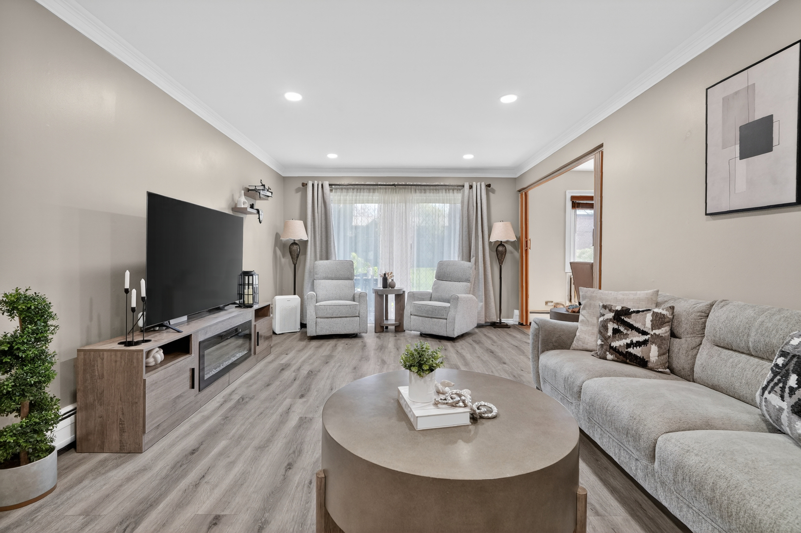 2638 N WINDSOR Drive #102, Arlington Heights, IL 60004