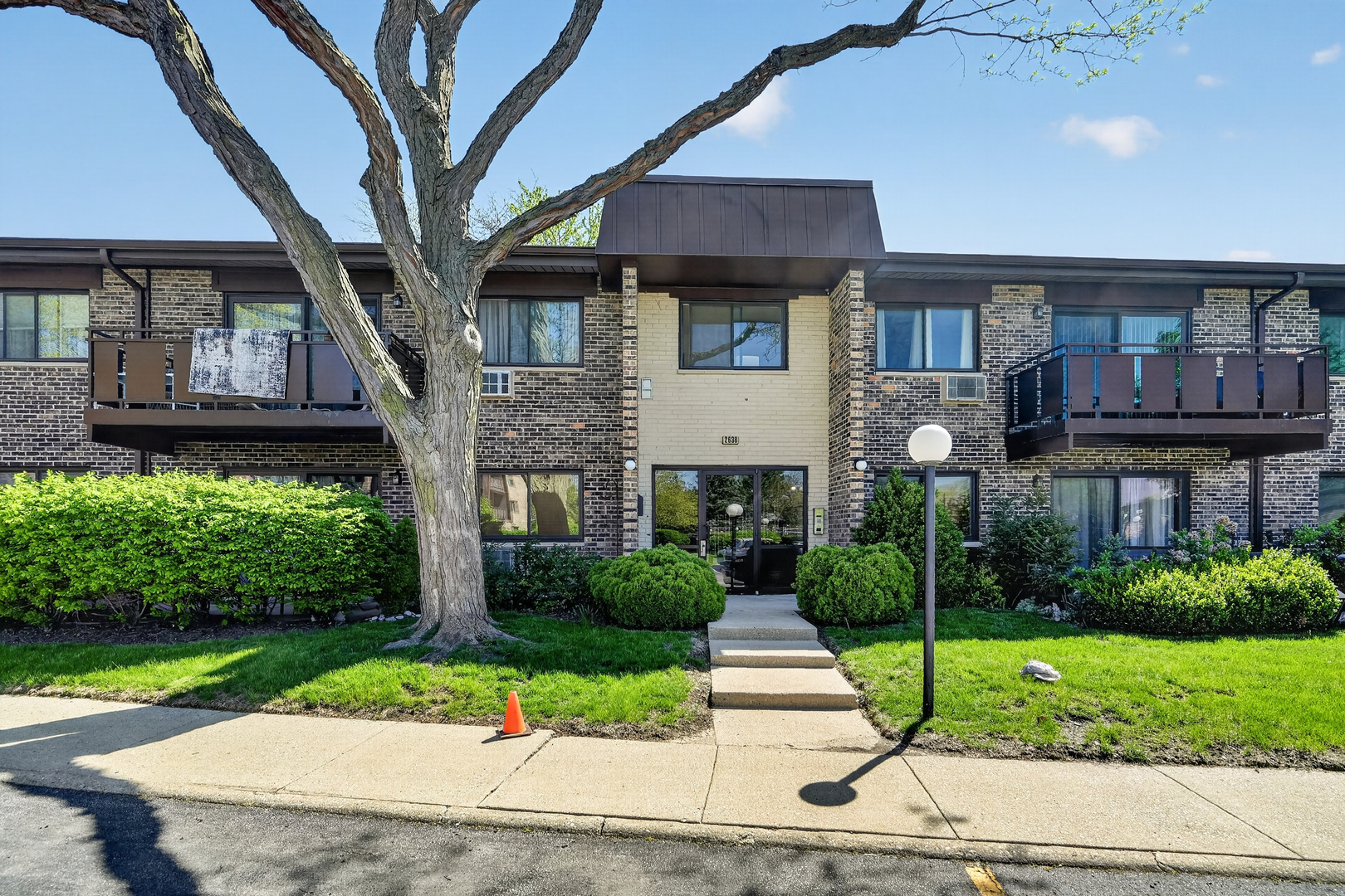 2638 N WINDSOR Drive #102, Arlington Heights, IL 60004