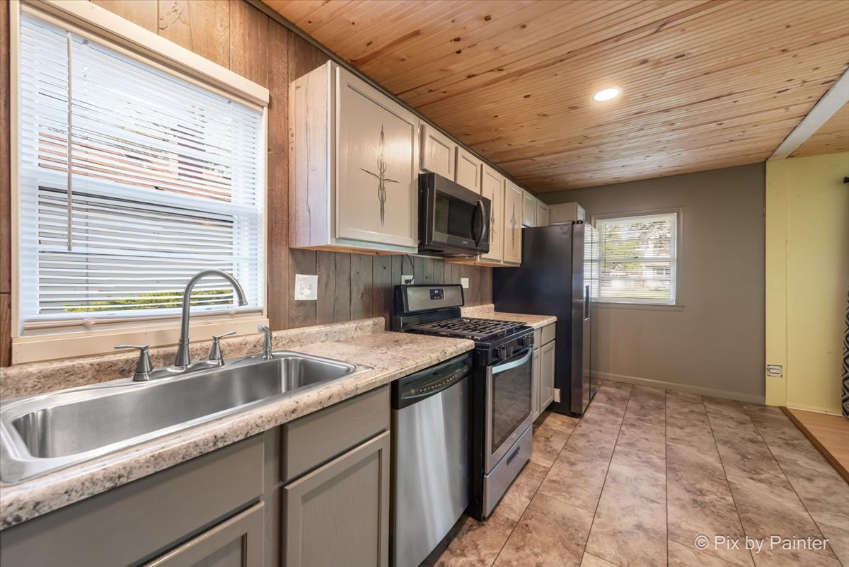 636 S Norbury Avenue, Lombard, IL 60148