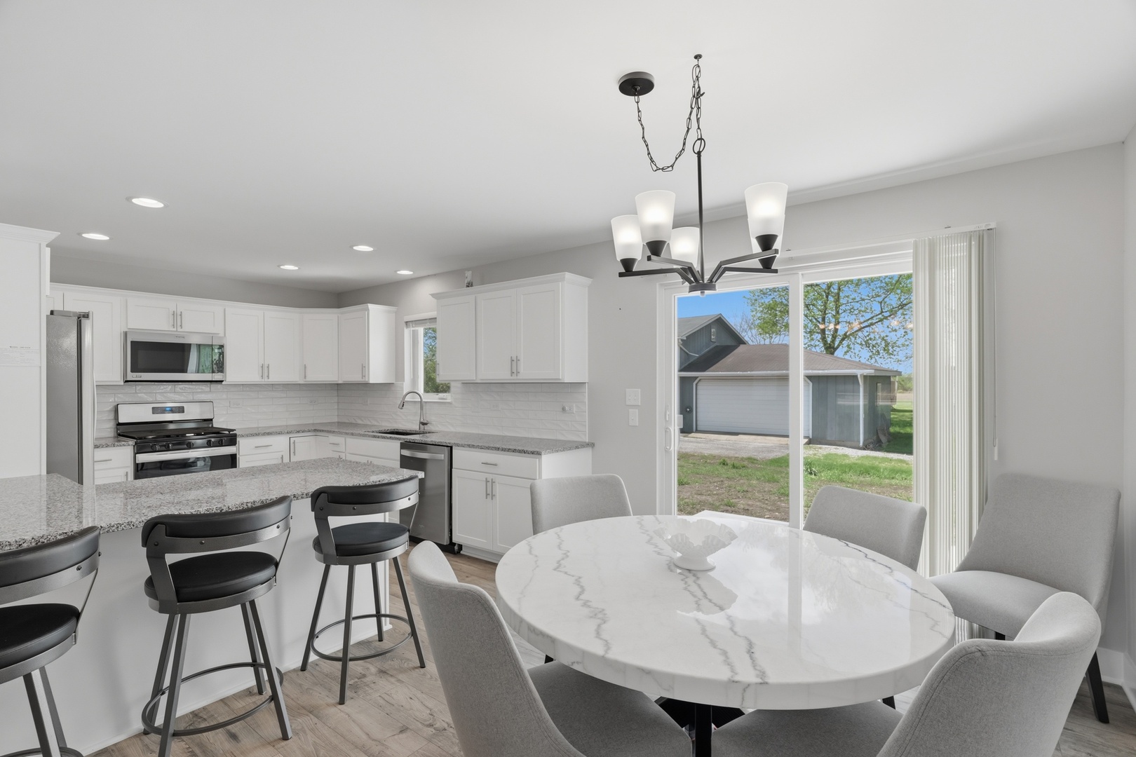 1220 Dixie Highway, Beecher, IL 60401