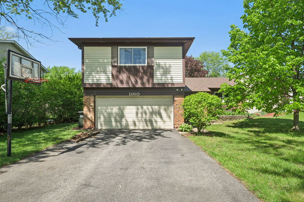 1160 Bramble Avenue, Bolingbrook, IL 60490