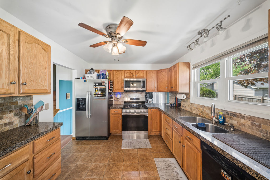 1160 Bramble Avenue, Bolingbrook, IL 60490