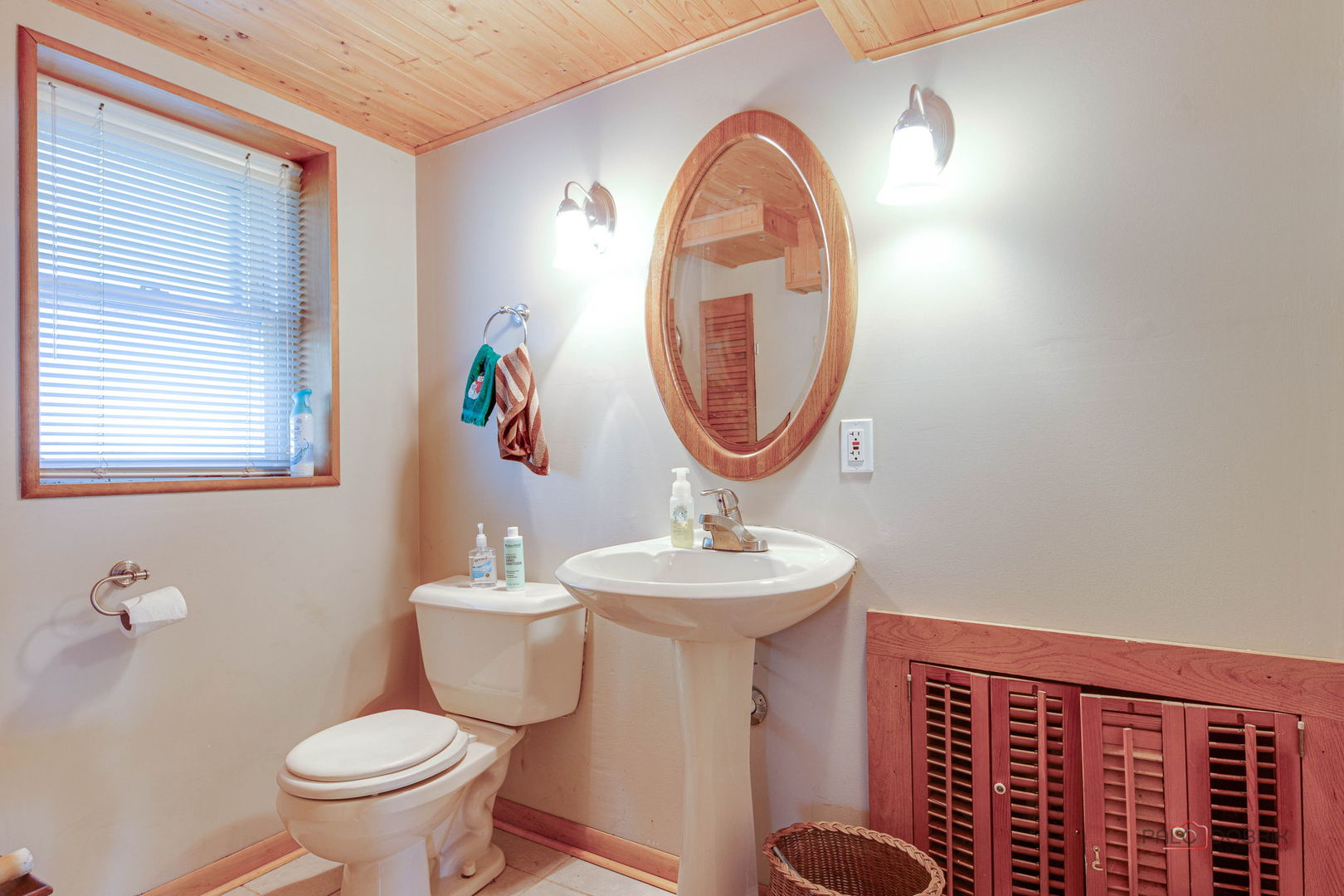 338 Ash Avenue, Wood Dale, IL 60191