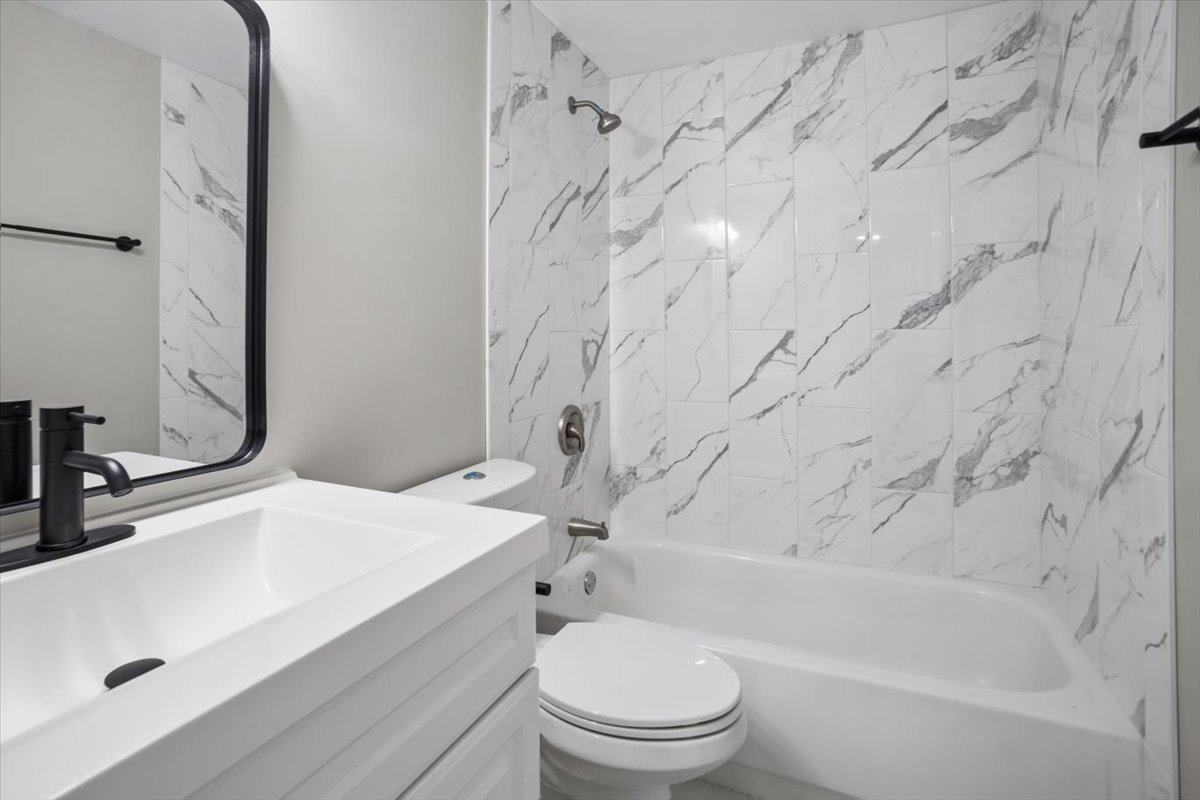 2151 Morningside Lane #C, Carpentersville, IL 60110