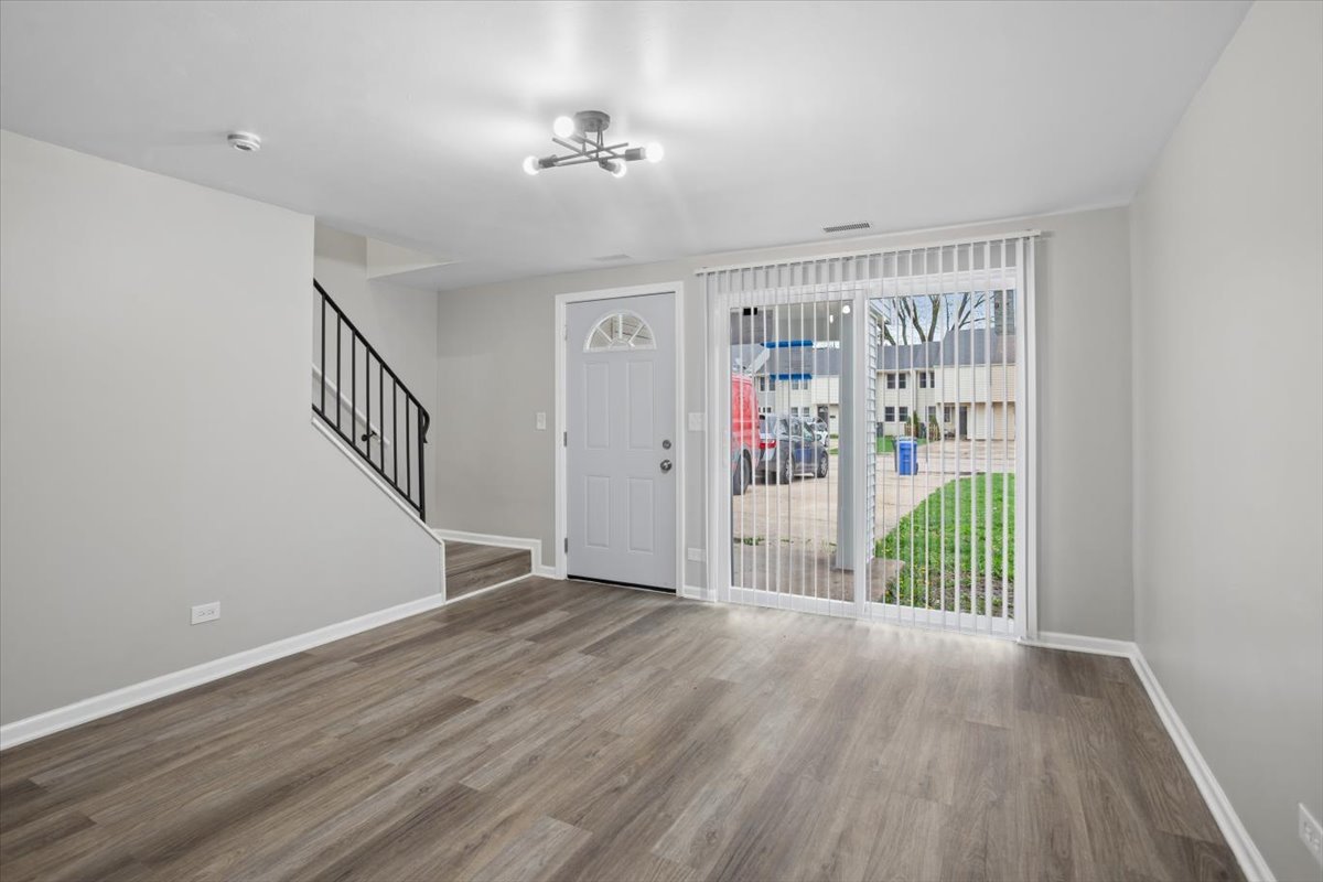 2151 Morningside Lane #C, Carpentersville, IL 60110